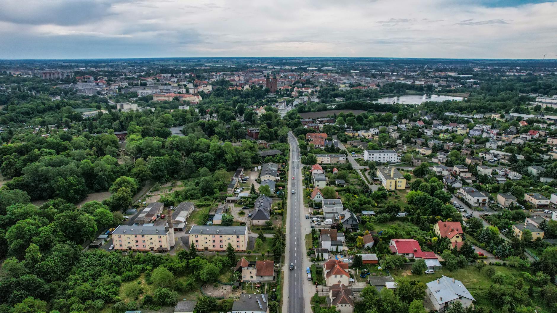 Analiza danych GUS Chorzów: Spadająca populacja, rosnący budżet i przedsiębiorczość